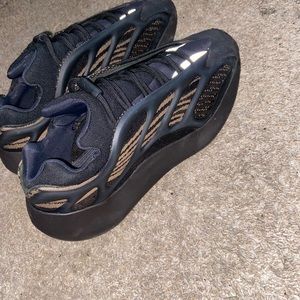 Yeezy 700 v3 clay brown